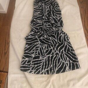 Stunning White House Black Market summer mini dress/ has layered skirt size 2